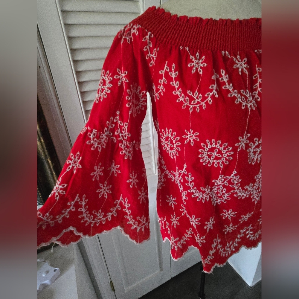 CKlass Red Embroidered Peasant Top NWT - Picture 4 of 9